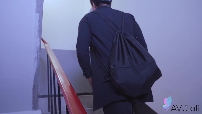 AV Jiali: Aldatan erkek arkadaş seksi kızından onu en iyi arkadaşıyla aldatmasını...