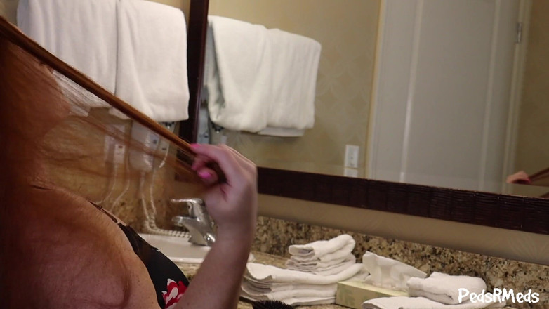 PedsRMeds: Julie Ginger escovando seu lindo cabelo comprido