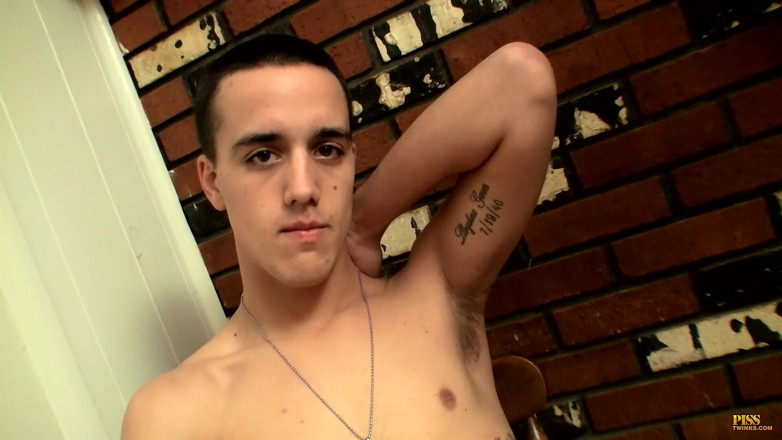 Piss Twinks: Sexy Leo Gets a Little Wet