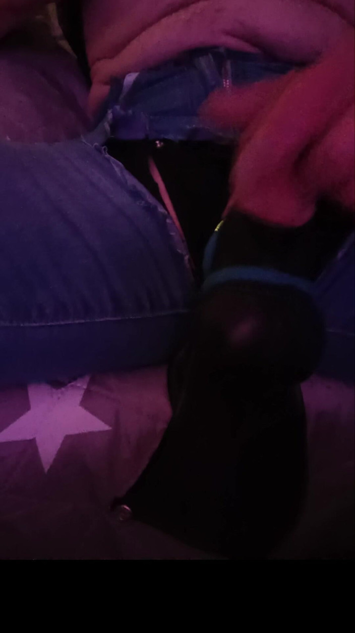 JeansdadXL: Nevlastní otec si po večírku užívá v mém pokoji