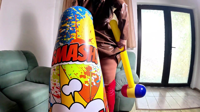 MilfyCalla: Dominant leder MILf aufblasbarer smash-fetisch. Riesenhämmer, doggystyle, spermaspiel und knallen