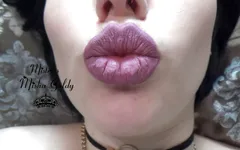 Lip smelling & lip puckering while masturbating