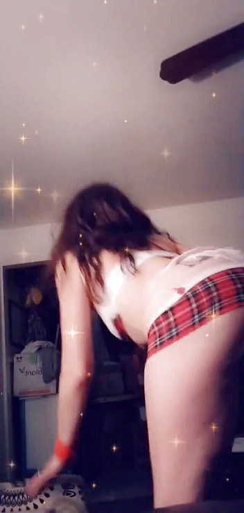 Molly Wettt Productions: Solo un piccolo spogliarello