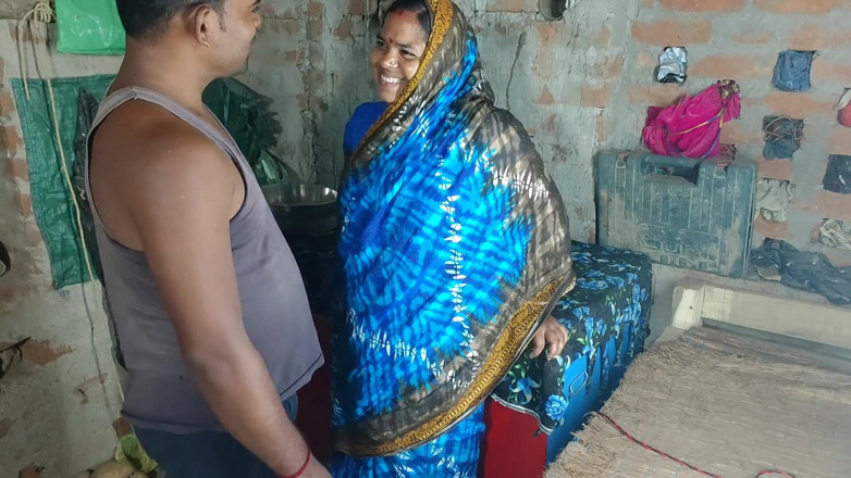 Raju Raju: Un beau-fils déshabille et baise sa jeune belle-mère