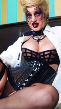 Dirasuki oleh Succubus Lips