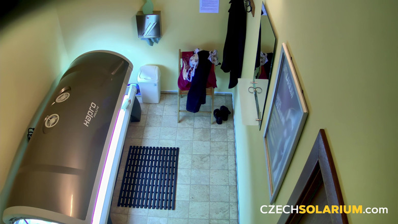Czech Solarium: Tsjechisch Solarium 173 rijpe blondine pronkt met haar natuurlijke rondingen