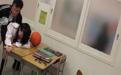 De leraar acties op zijn studenten