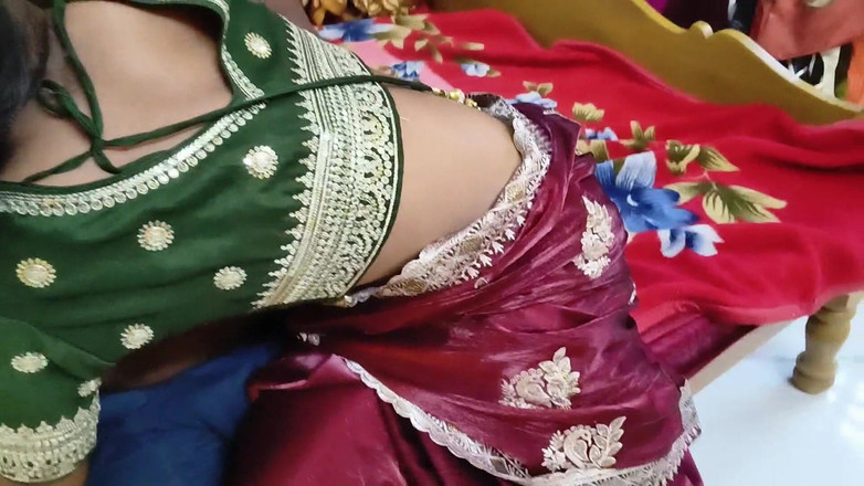 Nikku: Poprvé šukám svou bývalou přítelkyni zezadu v hindských horkých párech