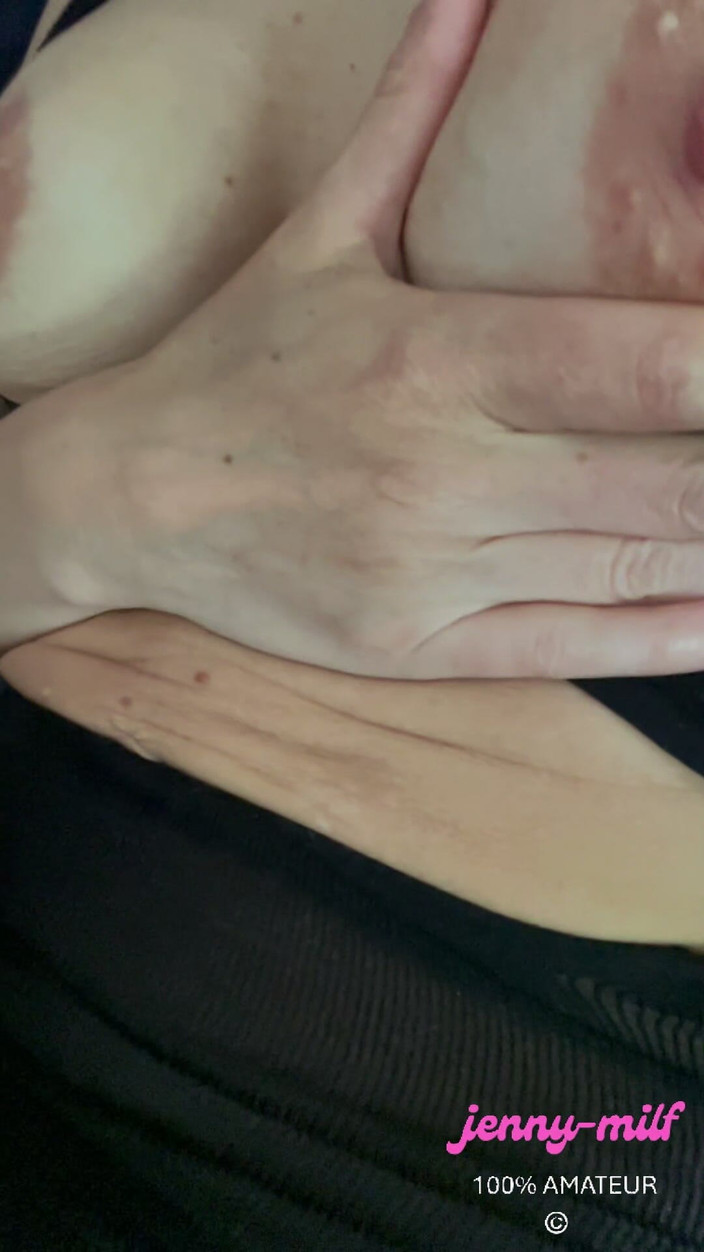 Jenny Milf: Eu realmente queria acariciar meus peitos com orgasmo real
