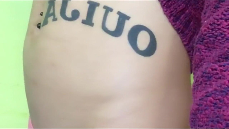 Idmir Sugary: Mimozemšťan uvnitř mého břicha se snaží zrodit - břicho Boule fetiš