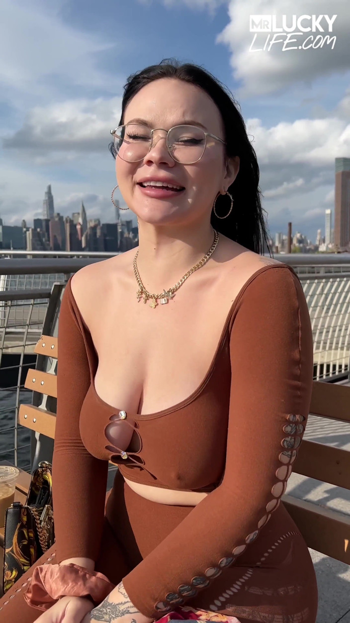 Mr.Lucky POV: Ze laat zien waarom New York de stad is die...