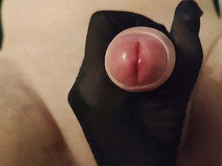 Couple JG: Krásná dívka masturbuje v rukavicích