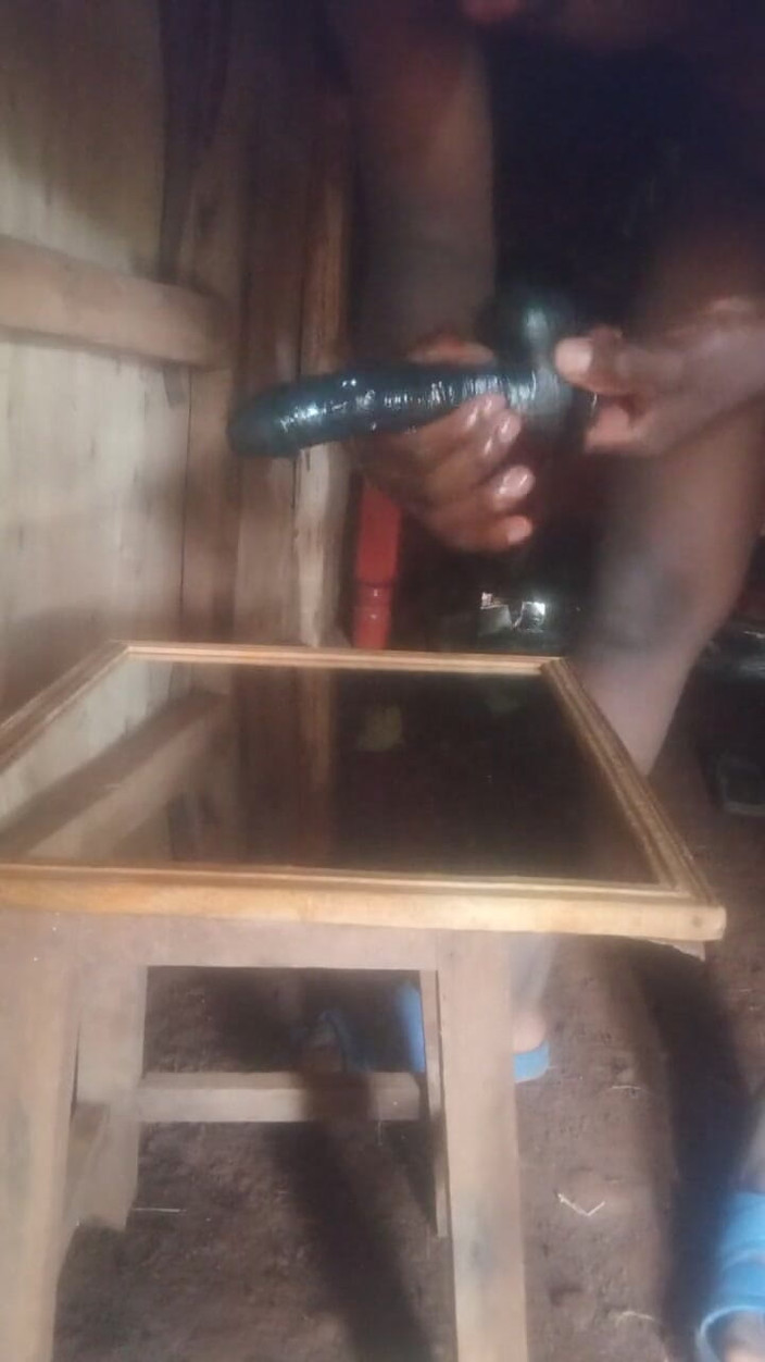 Sexyjayla254: Velké černé dildo v mém zadku, zatímco já stříkám