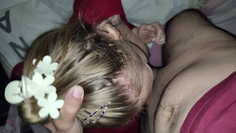 Milk_uwu: Video porno fatto in casa con la ragazza bollente del...