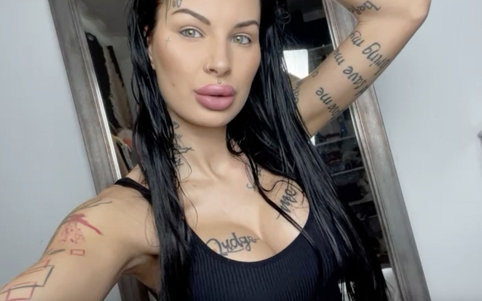 Maja-Bach: Hot User Fuck with a Massive Facial!