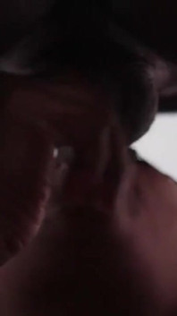 Blowjob für Office mate Sperma auf möpse