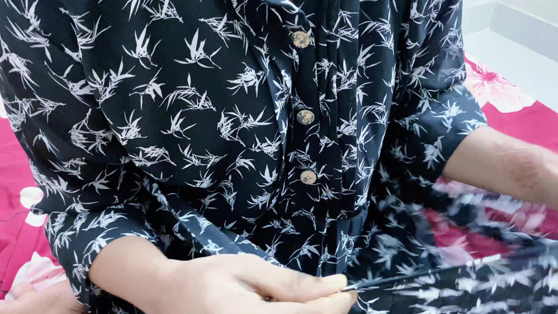 Bdsex24: Kawan seksi miang Gril berkongkek keras di bilik alon rakan...