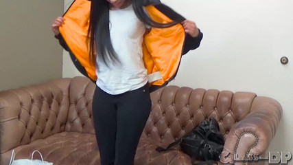 GLASSDP: Liyah Rose porno oyuncu seçme kanepesinde xxx edepsizce sikiliyor