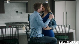 Tushy Brenna Sparks evli bir adam tarafından genişletilmek istiyor