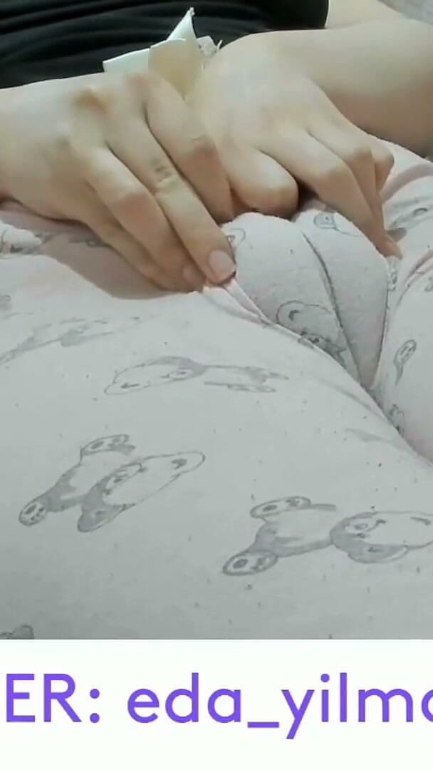 bigass_sexy_bigboobs: Camel toe - chatte gonflée - chatte gonflée - grosse chatte - MILF turque -...