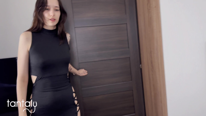 HannahKim: 남친에게 섹스 인형을 사줬어, 저항할 수 없어서 따먹어