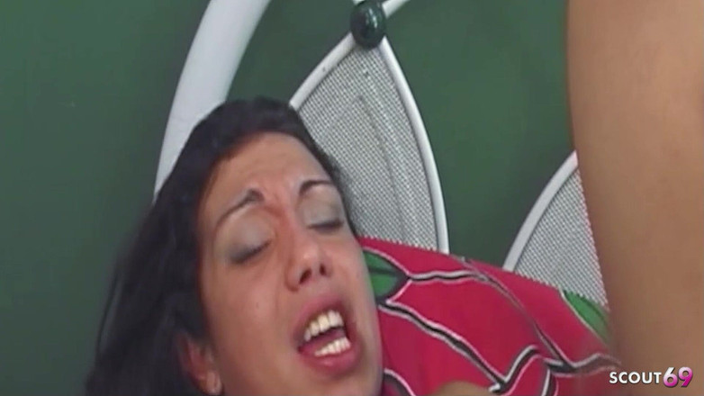 Shemale TS Collection: Ateşli büyük memeli orta yaşlı seksi kadın kıllı amına travesti...