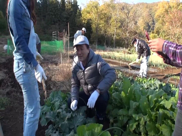 JAPAN IN LOVE: かわいい日本のシーン-田舎の中出し乱交の4巨乳日本人北条麻妃