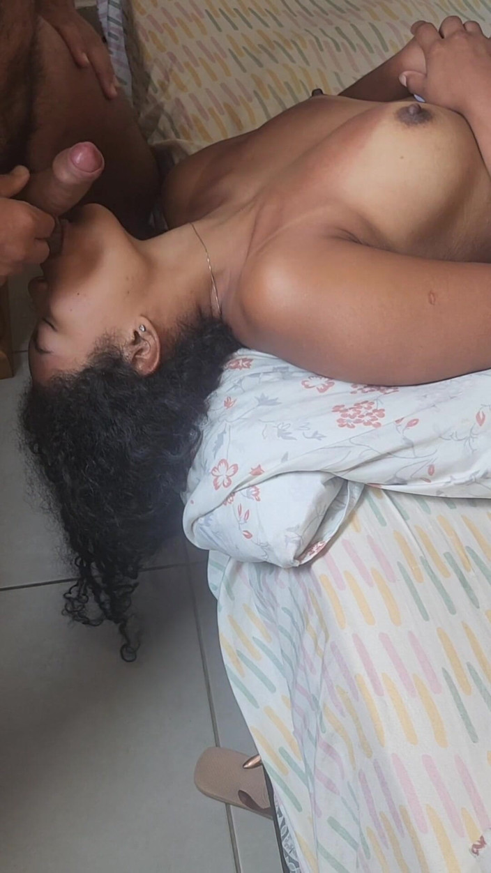 Pietro Montoya: Seks hebben met de keel van mijn slaaf nadat ze...