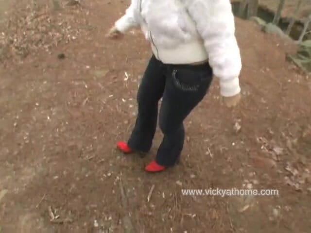 Vicky Vette: Day Out