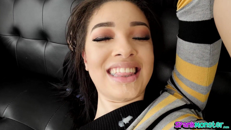 Spankmonster: Scarlett bloom dengan tetek besar semula jadi eboni super panas...