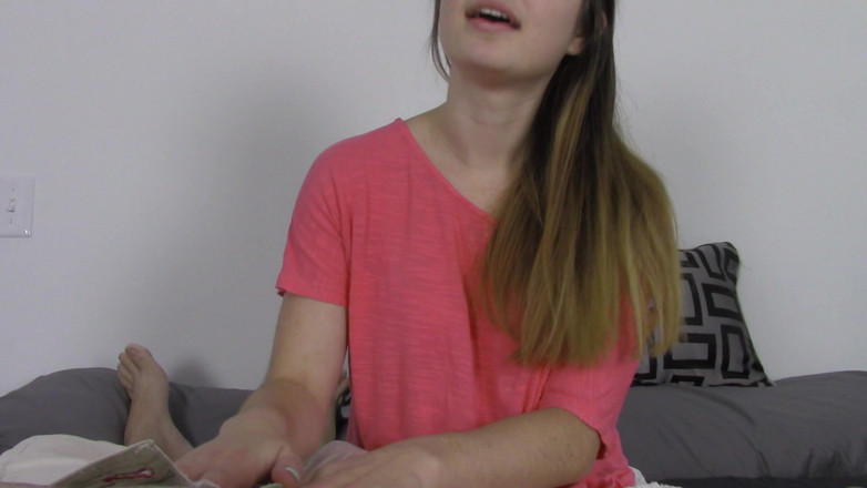 Fuzzy peach productions: Anastasia rose lagi asik ngocok kontol sambil menggoda