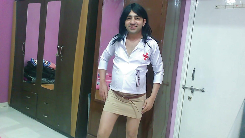 Cute & Nude Crossdresser: Hemşire üniformalı tatlı ve seksi kadın kılıklı kadın kılıklı tatlı lolipop...