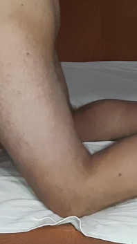 Quand je suis sorti de la douche, il est venu me chercher...