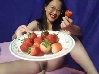 Thana 2023: Супер сексуальная симпатичная азиатка показывает киску, мастурбирует, смешно, возбужденная, сиськи, вебкамера No4