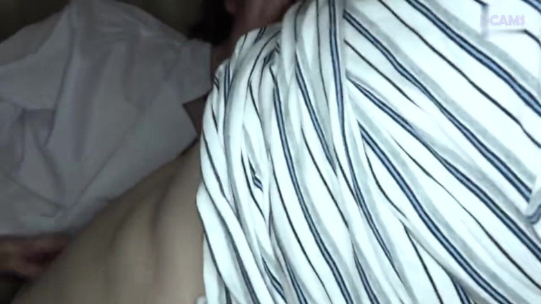 J-Cams: Přemožená geniální máma, ztracená v nekonečném potěšení. Kapitola-1