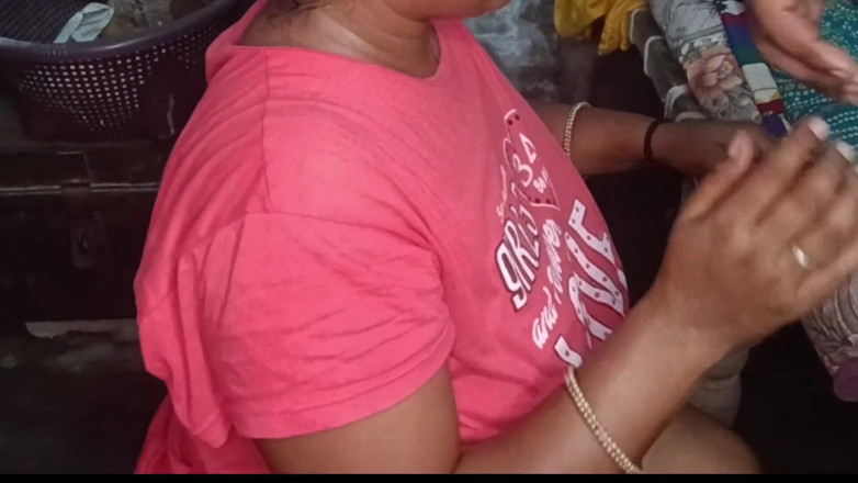 Yourgeeta8899: 18 yaşındaki köylü desi kız orgazm sert yarak oral seks...