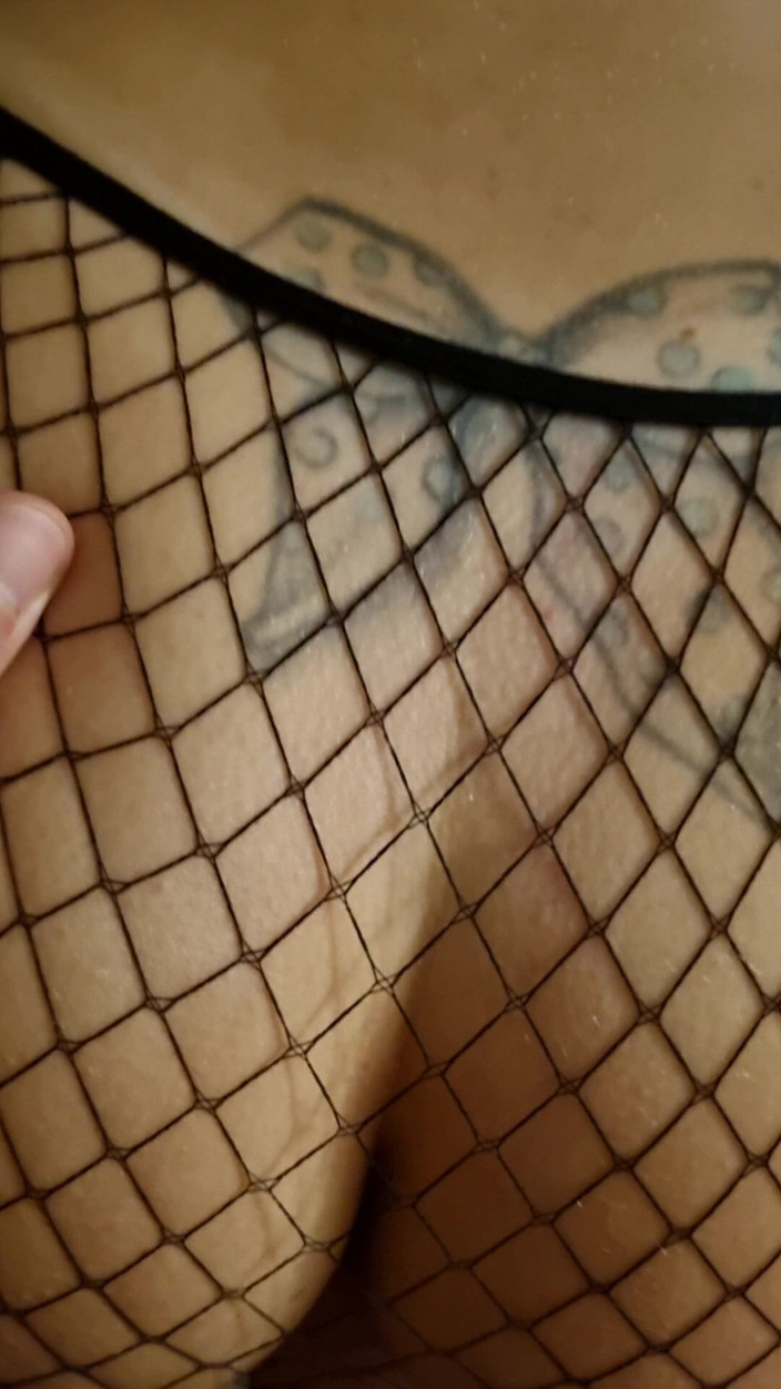 SFHarcerska: Ngentot dari belakang sambil pakai bodysuit