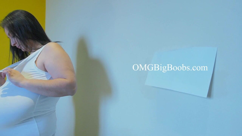 Omg big boobs: 앨리스 85jj Gigantomastia 가슴