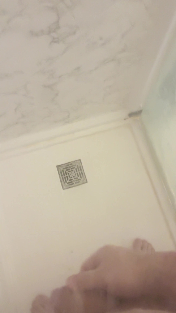 Respawn Daddy: Retired Army Veteran Playing with His Cock in the Shower