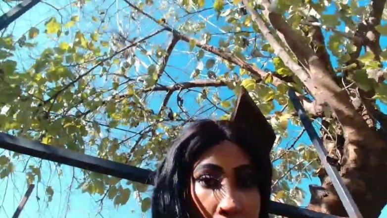 Juicy World: Ebony Outdoor Masturbation