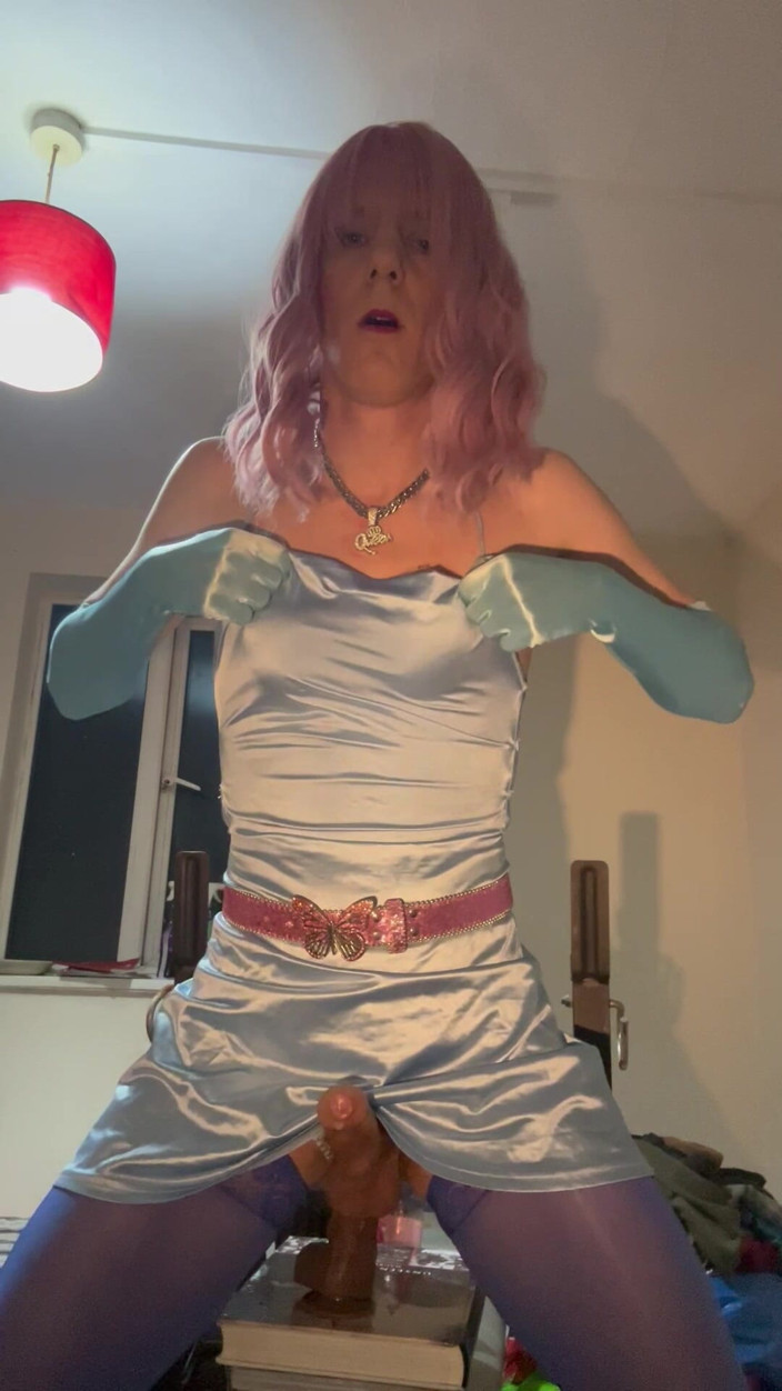 Jessica silk: Jess Silk अपने डिल्डो की सवारी करती है