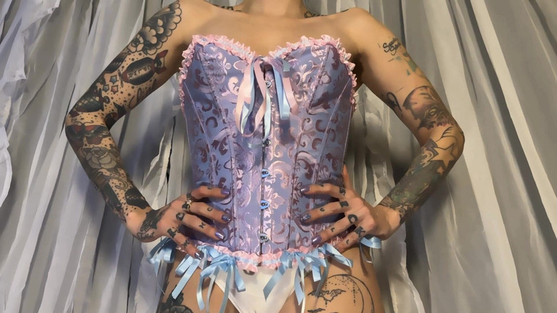 Miss Morticia: Equilibrar el fetiche