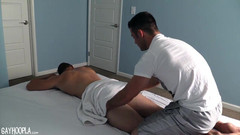 Gay Hoopla: Max Summerfield šuká Phillipa Anadarko