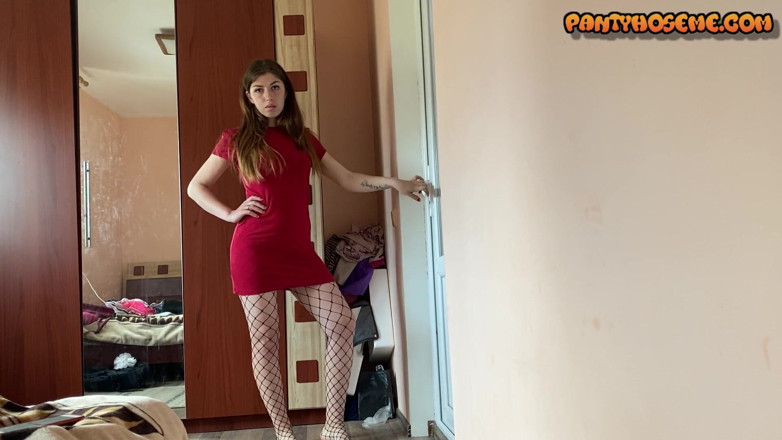 Pantyhose me porn videos: Amy in sexy fishnet pantyhose and short red dress teasing