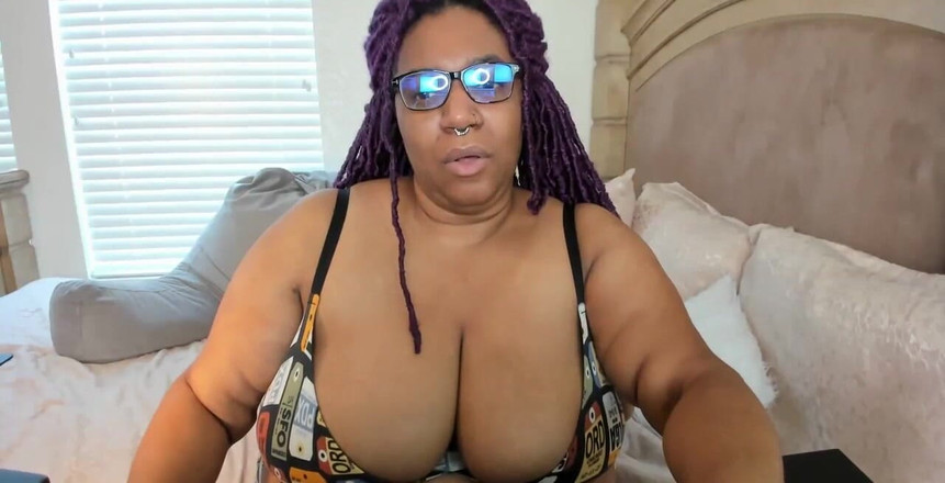 Josie4yourpleasure: Трансляция началась 19.06.2023 07:13 вечера Хай. Сперма висит со мной!