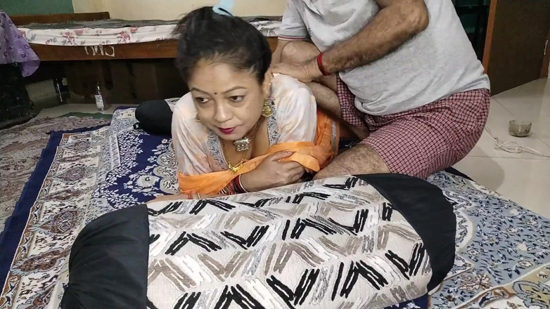 Anar Kali: Bhabhi panas menghisap kongkek foreplay bahagian seksual badan buah dada...