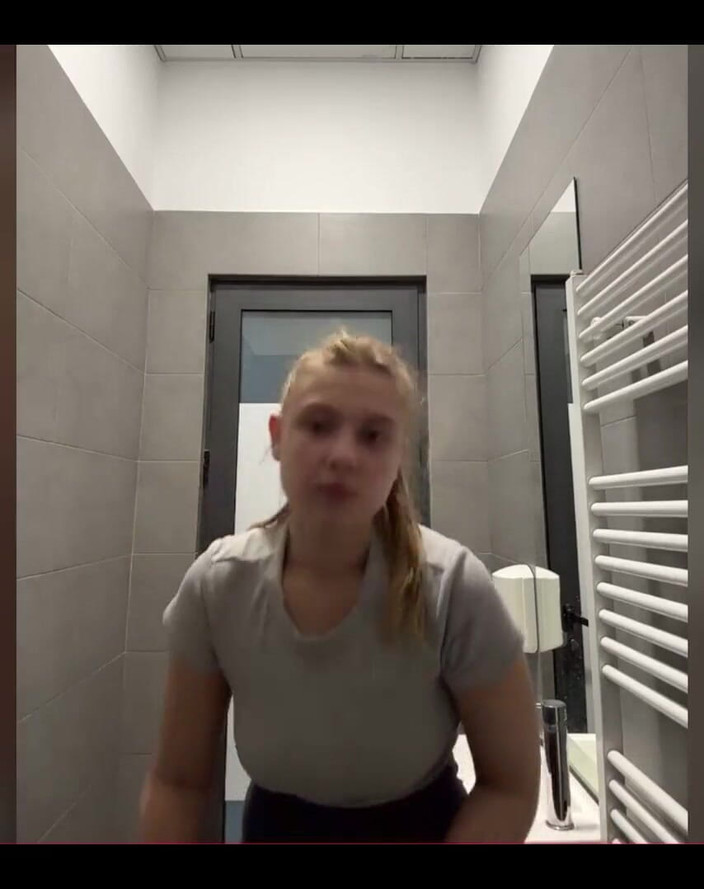 JuiceLussie: Creampie Pussy. Muncrat dan fingering