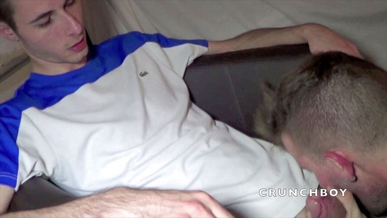 Sneaker gay: Poddanie trampek z francuskim twink