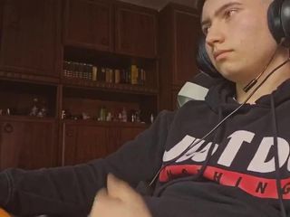 Cocky boy: Gamer-junge massives sperma - mit gesicht