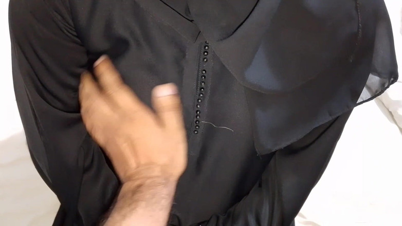 QueenbeautyQB: イスラム教徒の処女の女の子の初めてのセックスポルノビデオ